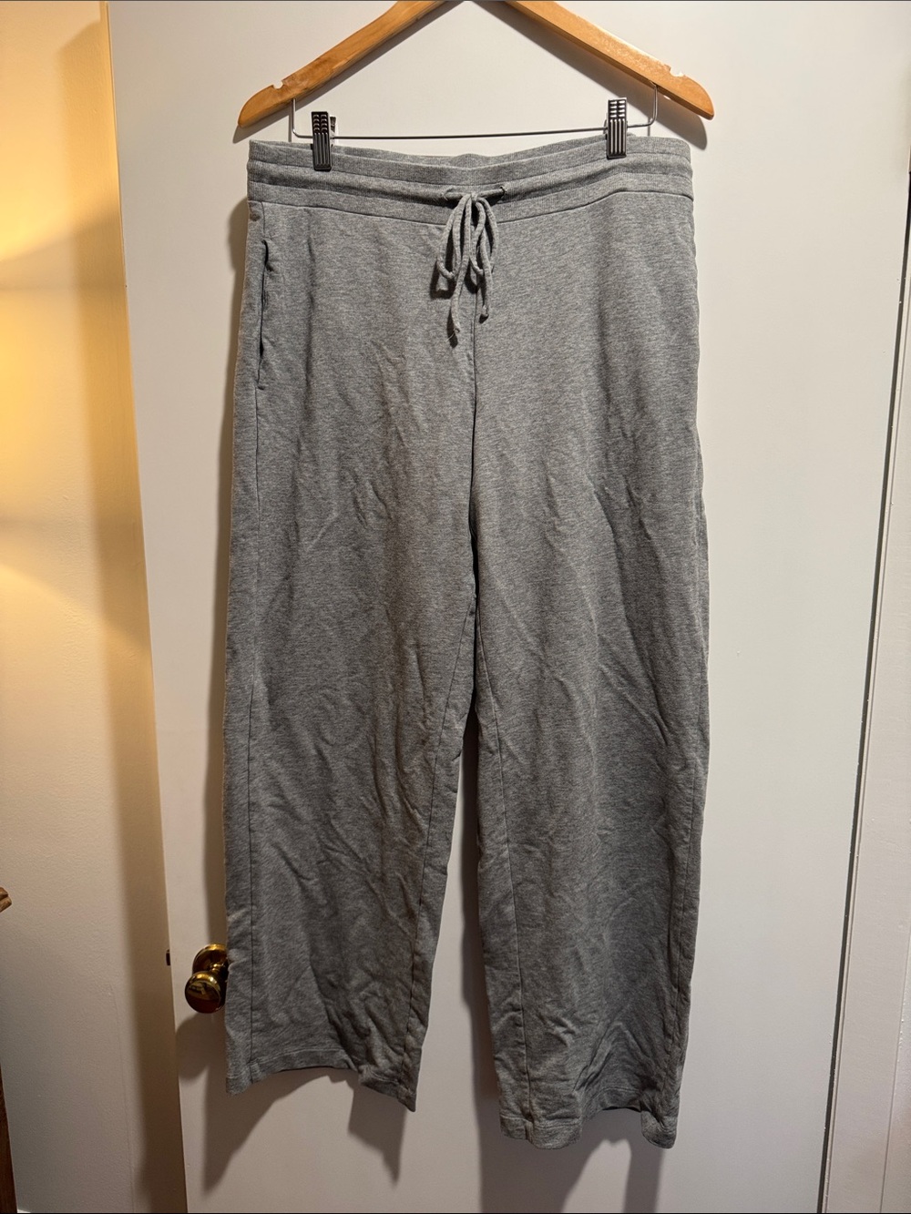 Women's Wide-Leg Drawstring Sweatpants — Gray
